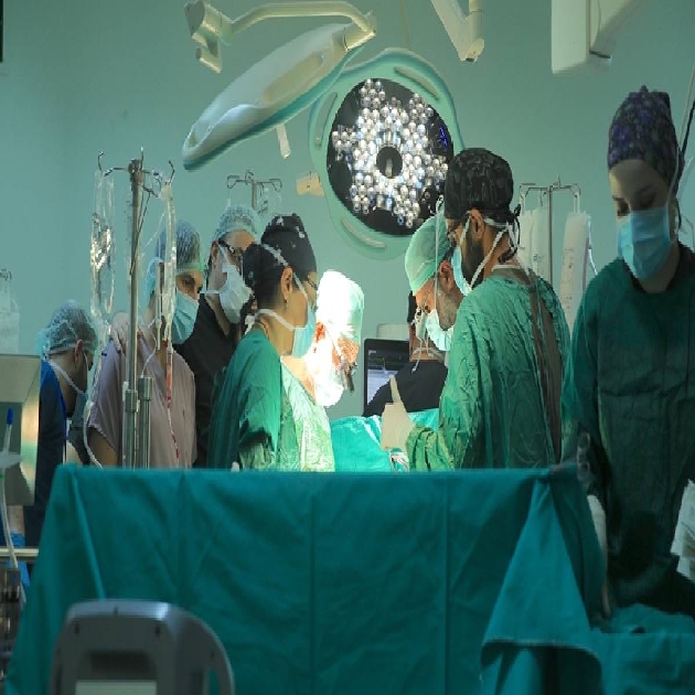 Ameliyatta vücudunda gazlı bez unutuldu, 2 doktor hakkında dava açıldı